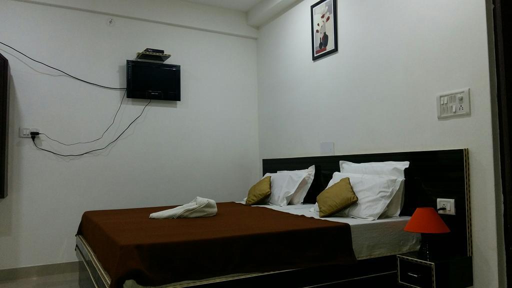 Hotel Safari Agra  Exterior photo