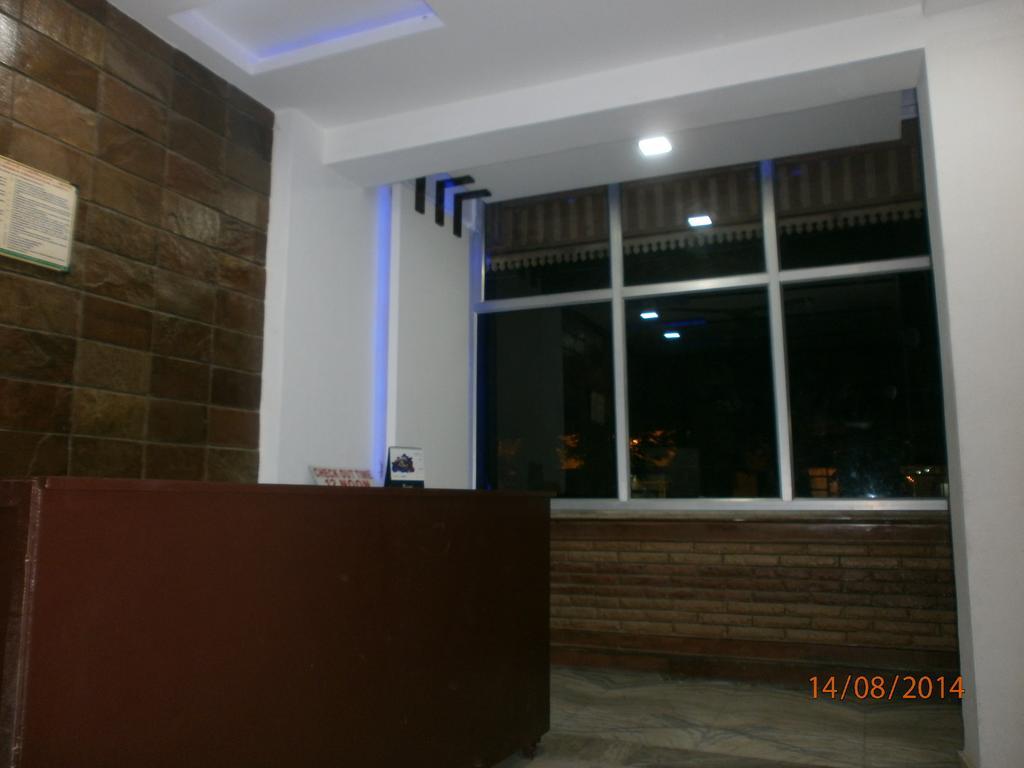 Hotel Safari Agra  Exterior photo