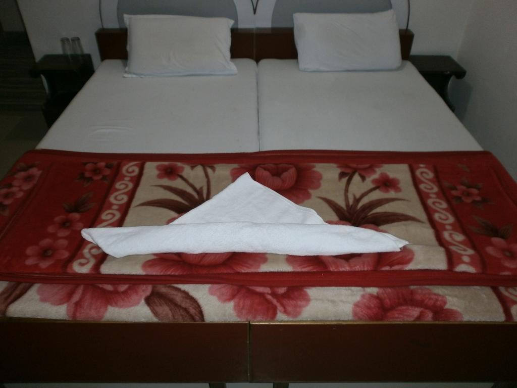 Hotel Safari Agra  Exterior photo
