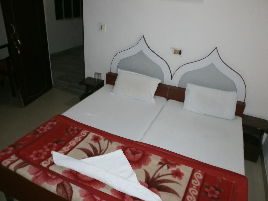 Hotel Safari Agra  Exterior photo