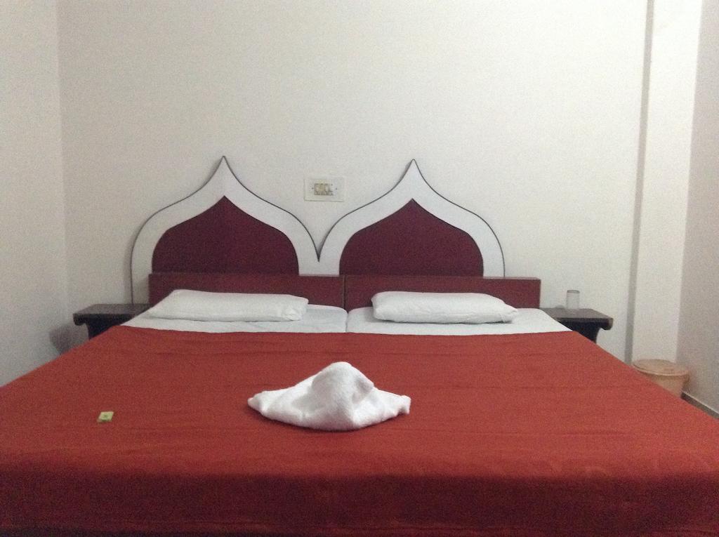 Hotel Safari Agra  Exterior photo