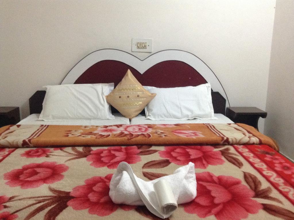 Hotel Safari Agra  Exterior photo