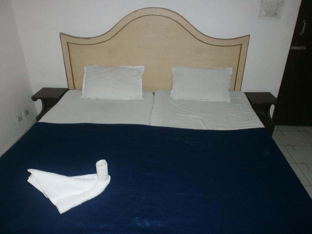 Hotel Safari Agra  Room photo